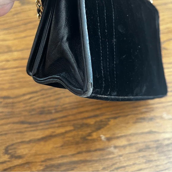 Rare Vintage Chanel Black Velvet Lambskin Chain Single Flap Shoulder Bag - Picture 10 of 16